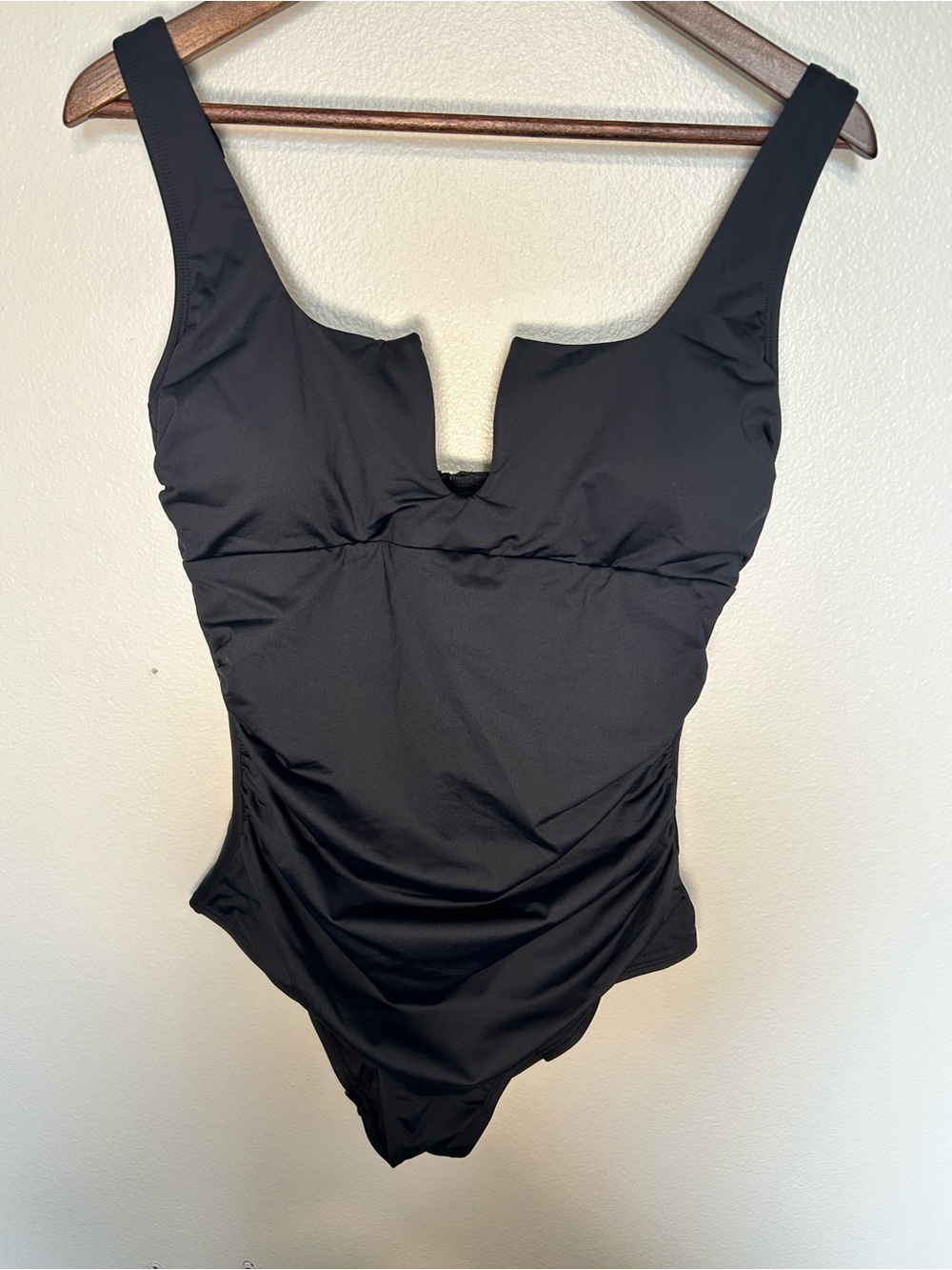 Cupshe Black V-Notch One-Piece Swimsuit Beach or Pool Size Large